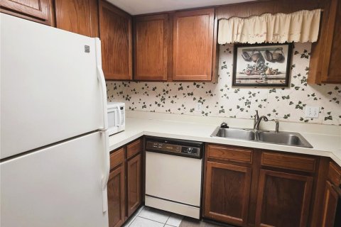 Condo in Lutz, Florida, 1 bedroom № 2110910 - photo 15