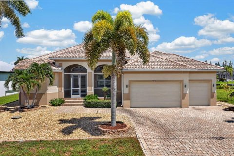 Villa ou maison à Port Charlotte, Floride 3 chambres, 261.61 m2 № 2321603