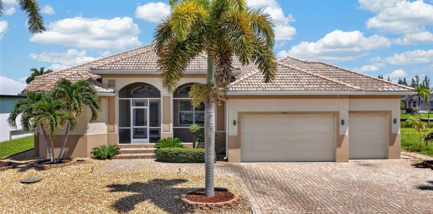 Casa en Port Charlotte, Florida 3 dormitorios, 261.61 m2 № 2321603