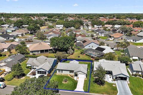 House in The Villages, Florida 2 bedrooms, 99.03 sq.m. № 1640817 - photo 3