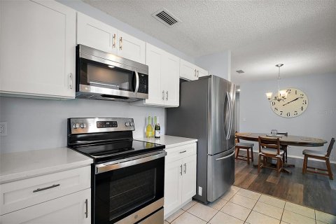House in The Villages, Florida 2 bedrooms, 99.03 sq.m. № 1640817 - photo 11