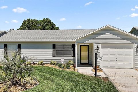 House in The Villages, Florida 2 bedrooms, 99.03 sq.m. № 1640817 - photo 1