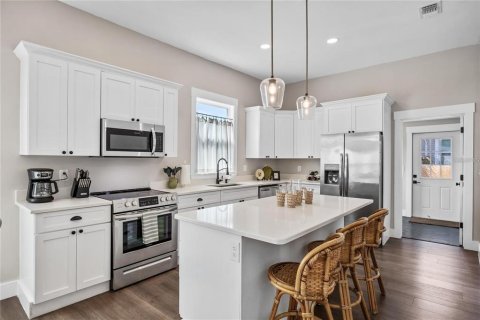 Villa ou maison à louer à Tampa, Floride: 3 chambres, 108.6 m2 № 2408444 - photo 3
