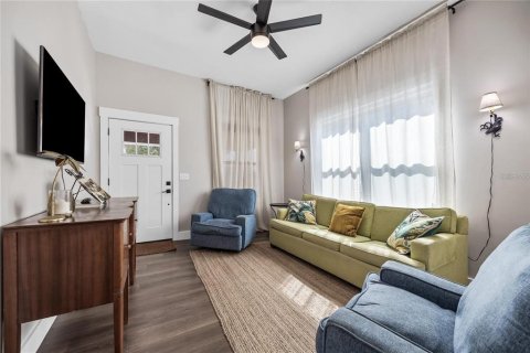 Villa ou maison à louer à Tampa, Floride: 3 chambres, 108.6 m2 № 2408444 - photo 2