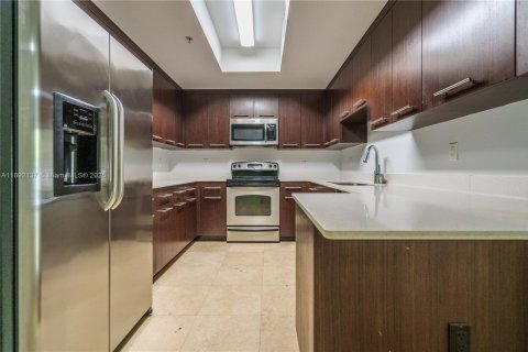 Снять в аренду квартиру в Корал-Гейблс, Флорида 2 спальни, 114.27м2, № 1944189 - фото 9