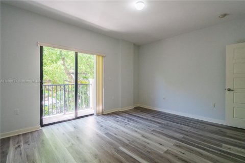 Снять в аренду квартиру в Корал-Гейблс, Флорида 2 спальни, 114.27м2, № 1944189 - фото 18