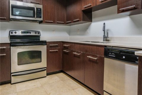 Снять в аренду квартиру в Корал-Гейблс, Флорида 2 спальни, 114.27м2, № 1944189 - фото 10