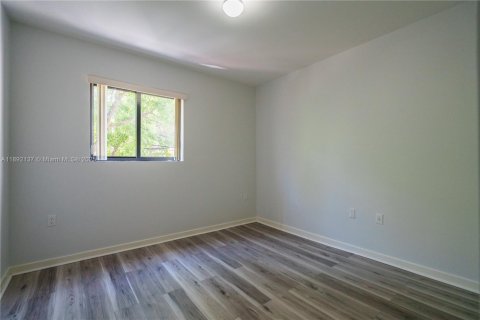 Снять в аренду квартиру в Корал-Гейблс, Флорида 2 спальни, 114.27м2, № 1944189 - фото 21