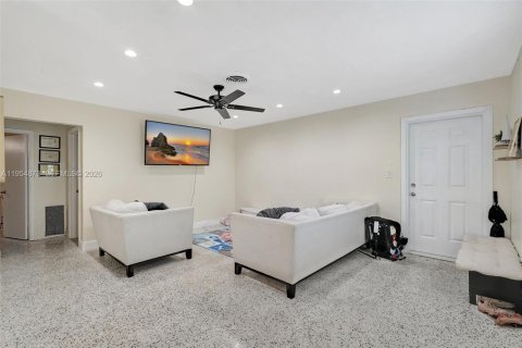 Immobilier commercial à vendre à North Miami Beach, Floride: 165.18 m2 № 2010294 - photo 5