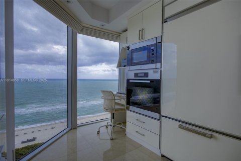 Copropriété à vendre à Miami Beach, Floride: 3 chambres, 186.73 m2 № 1982244 - photo 12