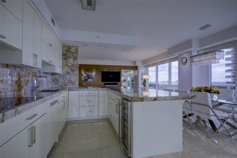 Copropriété à vendre à Miami Beach, Floride: 3 chambres, 186.73 m2 № 1982244 - photo 10