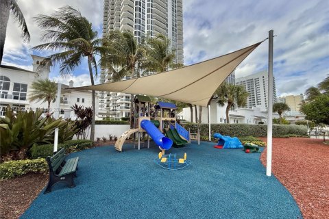 Copropriété à vendre à Miami Beach, Floride: 3 chambres, 186.73 m2 № 1982244 - photo 29