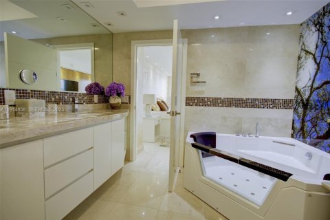 Copropriété à vendre à Miami Beach, Floride: 3 chambres, 186.73 m2 № 1982244 - photo 18