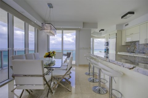 Copropriété à vendre à Miami Beach, Floride: 3 chambres, 186.73 m2 № 1982244 - photo 6