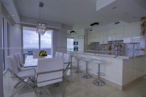 Copropriété à vendre à Miami Beach, Floride: 3 chambres, 186.73 m2 № 1982244 - photo 7