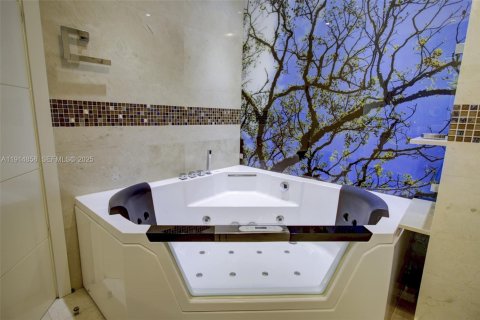 Copropriété à vendre à Miami Beach, Floride: 3 chambres, 186.73 m2 № 1982244 - photo 19