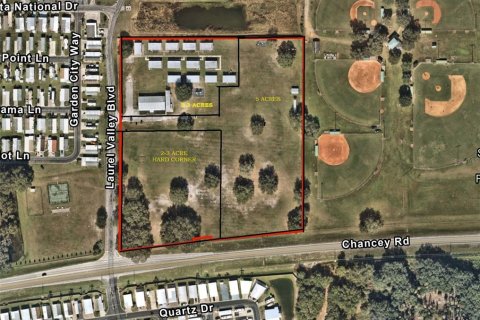 Propiedad comercial en venta en Zephyrhills, Florida, 270.44 m2 № 1722779 - foto 2