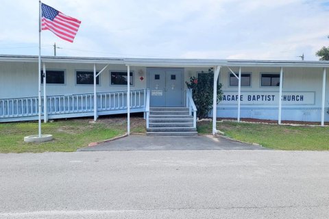 Propiedad comercial en venta en Zephyrhills, Florida, 270.44 m2 № 1722779 - foto 3
