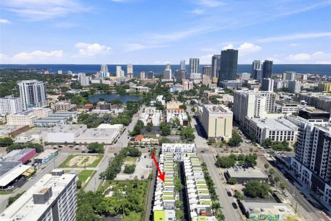 Touwnhouse à louer à Saint Petersburg, Floride: 2 chambres, 147.71 m2 № 2425676 - photo 2
