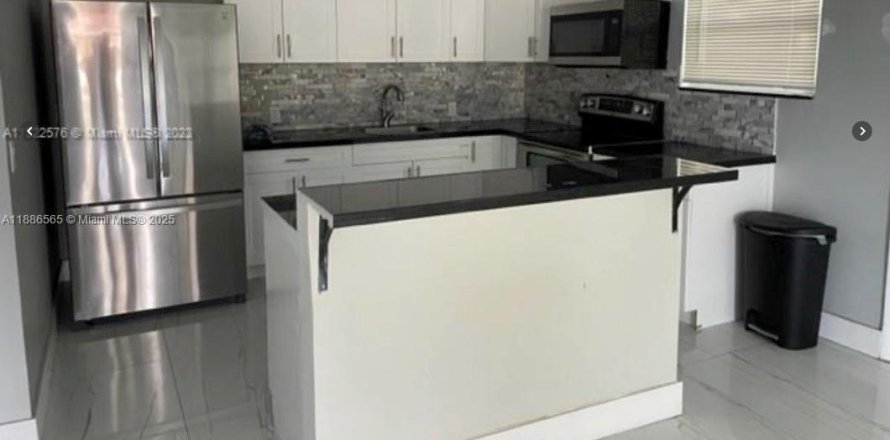 Villa ou maison à Miami, Floride 4 chambres, 135.82 m2 № 1933331