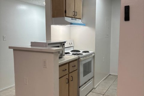 Apartment in West Palm Beach, Florida 2 bedrooms, 65.77 sq.m. № 2260208 - photo 6