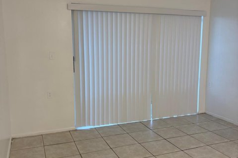 Apartment in West Palm Beach, Florida 2 bedrooms, 65.77 sq.m. № 2260208 - photo 2