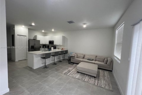 Townhouse in North Miami, Florida 3 bedrooms, 129.41 sq.m. № 1772335 - photo 2