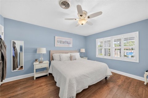 House in Winter Park, Florida 3 bedrooms, 167.22 sq.m. № 2220798 - photo 13