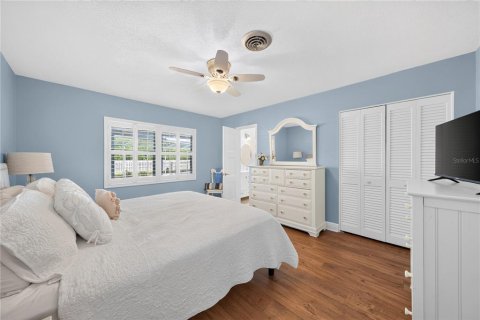 House in Winter Park, Florida 3 bedrooms, 167.22 sq.m. № 2220798 - photo 12