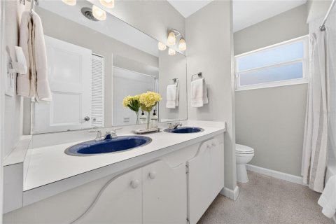 House in Winter Park, Florida 3 bedrooms, 167.22 sq.m. № 2220798 - photo 17