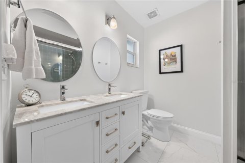 House in Winter Park, Florida 3 bedrooms, 167.22 sq.m. № 2220798 - photo 14