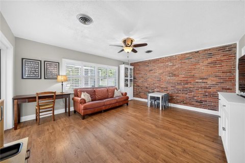 House in Winter Park, Florida 3 bedrooms, 167.22 sq.m. № 2220798 - photo 10
