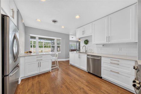 House in Winter Park, Florida 3 bedrooms, 167.22 sq.m. № 2220798 - photo 6