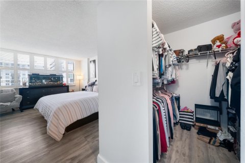Condominio en venta en Hollywood, Florida, 2 dormitorios, 99.41 m2 № 1896560 - foto 19