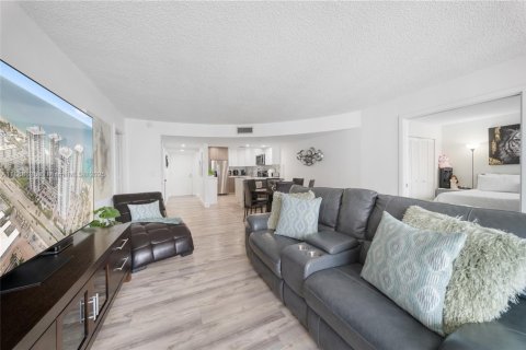 Condominio en venta en Hollywood, Florida, 2 dormitorios, 99.41 m2 № 1896560 - foto 13