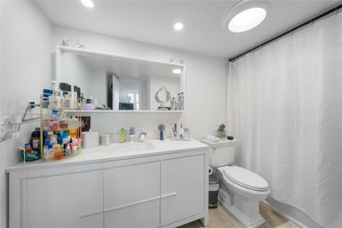 Condominio en venta en Hollywood, Florida, 2 dormitorios, 99.41 m2 № 1896560 - foto 28