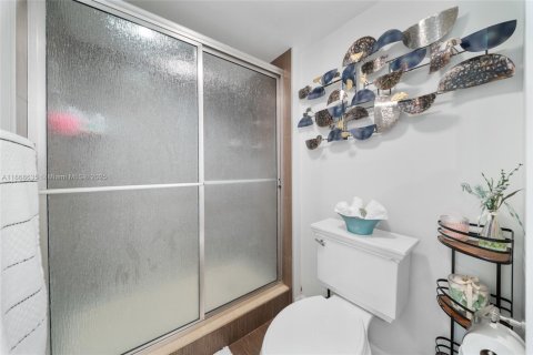 Condominio en venta en Hollywood, Florida, 2 dormitorios, 99.41 m2 № 1896560 - foto 22