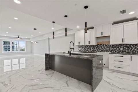 Condo in Clearwater, Florida, 3 bedrooms  № 745452 - photo 4