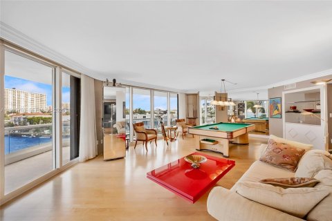 Condominio en venta en Aventura, Florida, 3 dormitorios, 227.61 m2 № 2035744 - foto 10