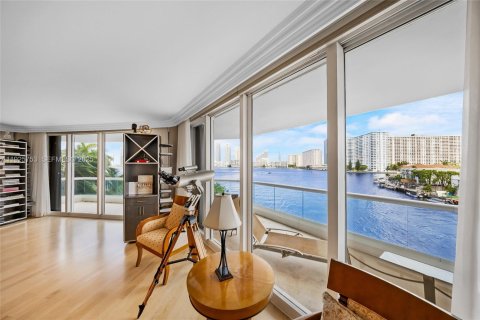 Condominio en venta en Aventura, Florida, 3 dormitorios, 227.61 m2 № 2035744 - foto 8
