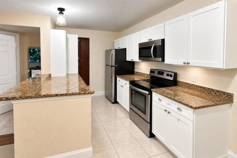 Appartement à louer à Orlando, Floride: 2 chambres, 91.79 m2 № 2408515 - photo 12