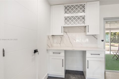 Casa en venta en Southwest Ranches, Florida, 4 dormitorios, 204.01 m2 № 1930544 - foto 19