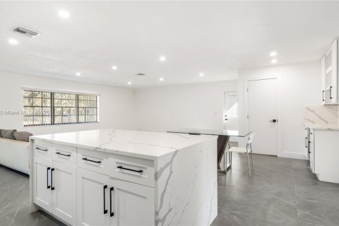 Casa en venta en Southwest Ranches, Florida, 4 dormitorios, 204.01 m2 № 1930544 - foto 18