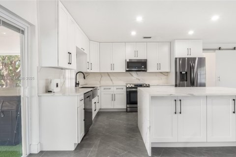 Casa en venta en Southwest Ranches, Florida, 4 dormitorios, 204.01 m2 № 1930544 - foto 16