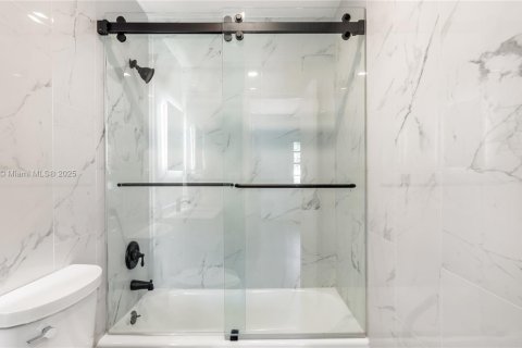 Casa en venta en Southwest Ranches, Florida, 4 dormitorios, 204.01 m2 № 1930544 - foto 25