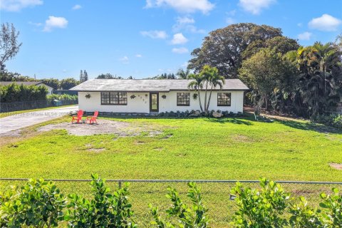 Casa en venta en Southwest Ranches, Florida, 4 dormitorios, 204.01 m2 № 1930544 - foto 6