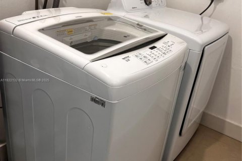 Купить виллу или дом в Холливуд, Флорида 3 спальни, 117.15м2, № 1964858 - фото 15