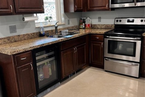 Купить виллу или дом в Холливуд, Флорида 3 спальни, 117.15м2, № 1964858 - фото 13