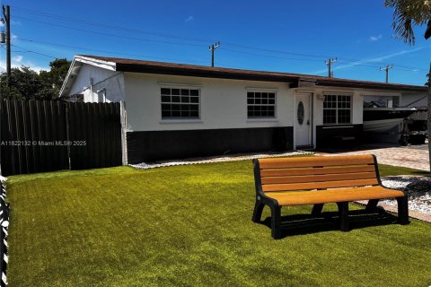 Купить виллу или дом в Холливуд, Флорида 3 спальни, 117.15м2, № 1964858 - фото 2