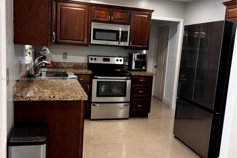 Купить виллу или дом в Холливуд, Флорида 3 спальни, 117.15м2, № 1964858 - фото 10